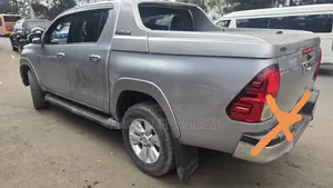 Toyota Hilux 2020 Silver