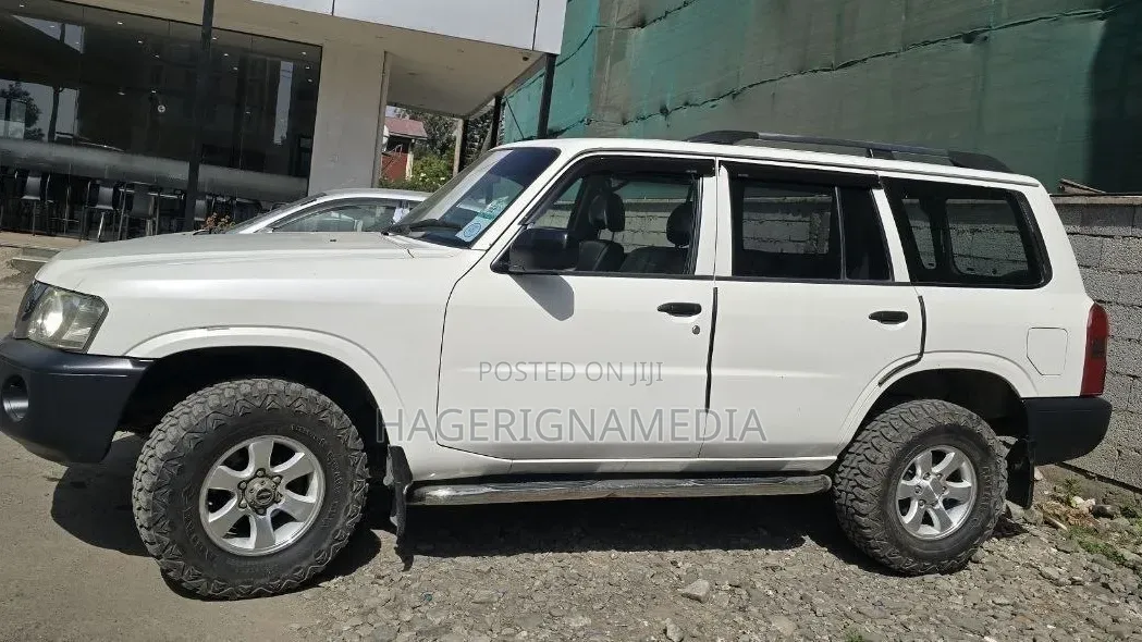 Nissan Patrol 2006 White