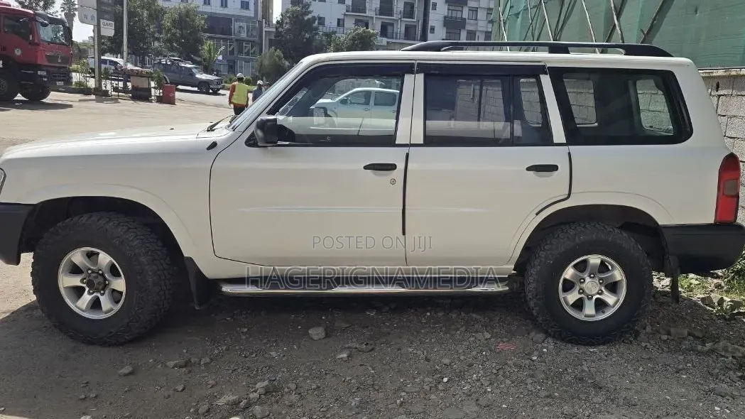 Nissan Patrol 2006 White