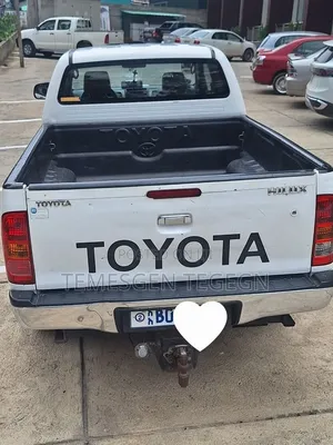 Toyota Hilux 2011 White