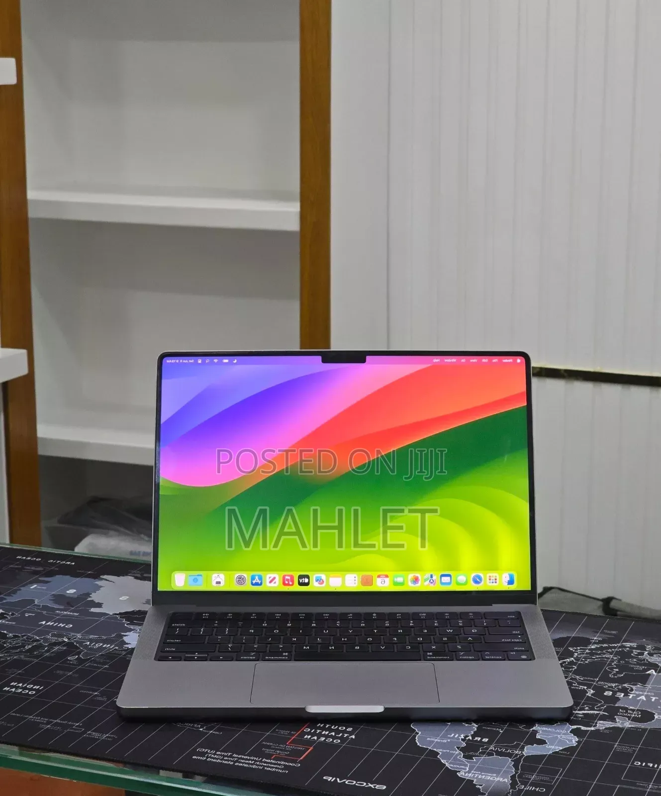 New Laptop Apple MacBook Pro 2023 M3 8GB Intel Core i7 SSD 512GB
