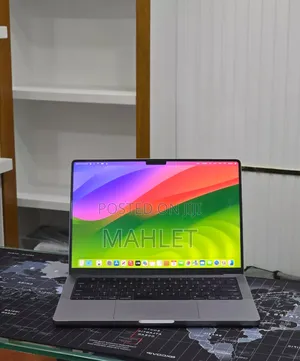 New Laptop Apple MacBook Pro 2023 M3 8GB Intel Core i7 SSD 512GB