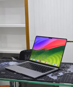 New Laptop Apple MacBook Pro 2023 M3 8GB Intel Core i7 SSD 512GB