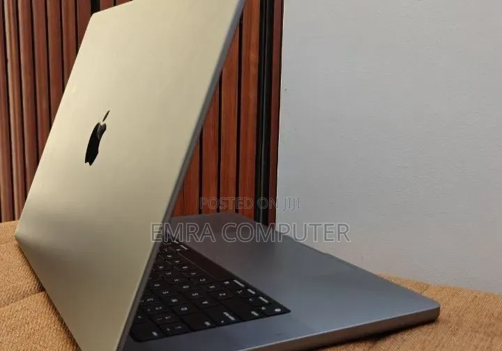 New Laptop Apple MacBook Pro 2021 M1 16GB Apple M1 Pro SSD 512GB