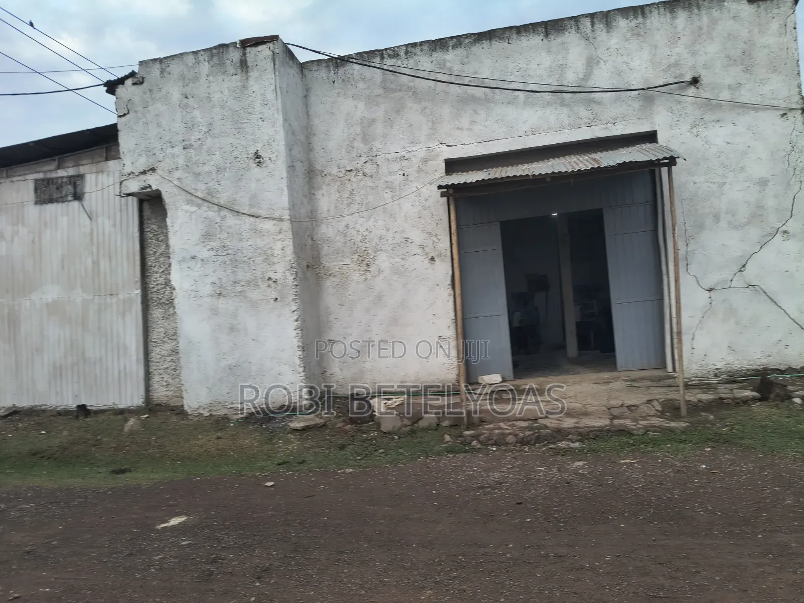 Furnished 10bdrm Block of Flats in Store And Ware House, East Shewa