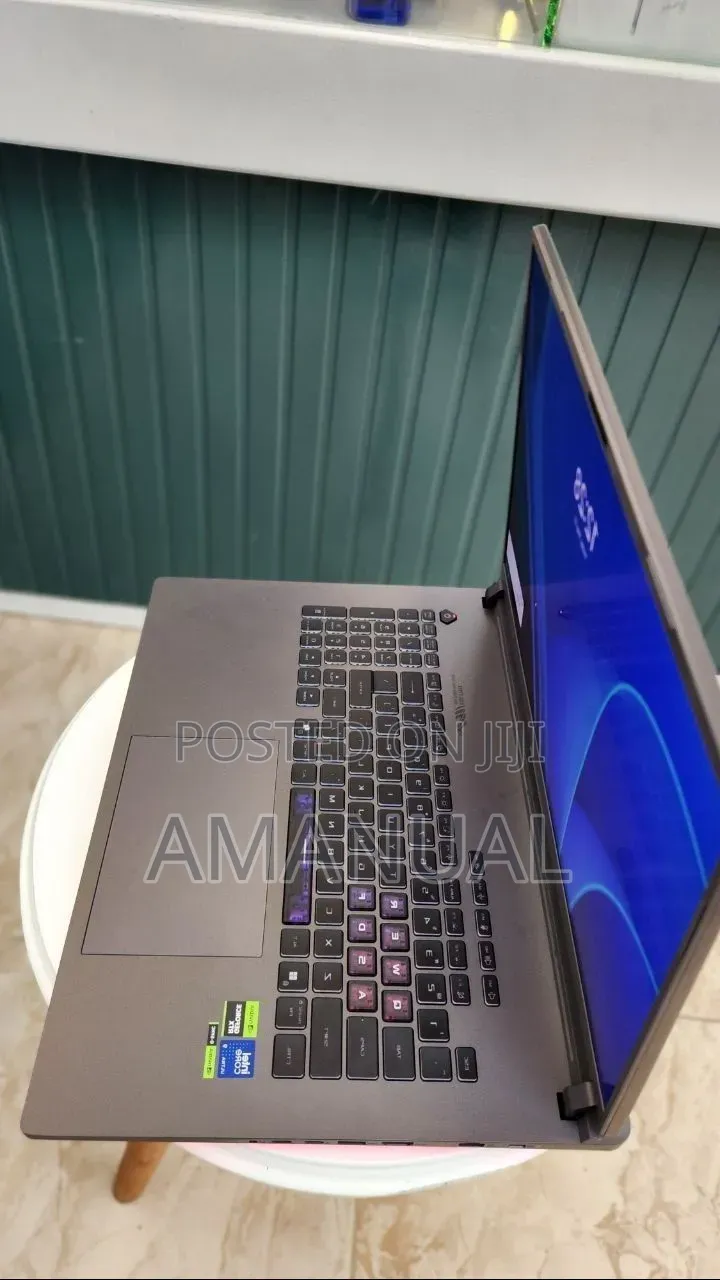New Laptop Asus ROG Strix G18 32GB Intel Core Ultra 9 SSD 2T