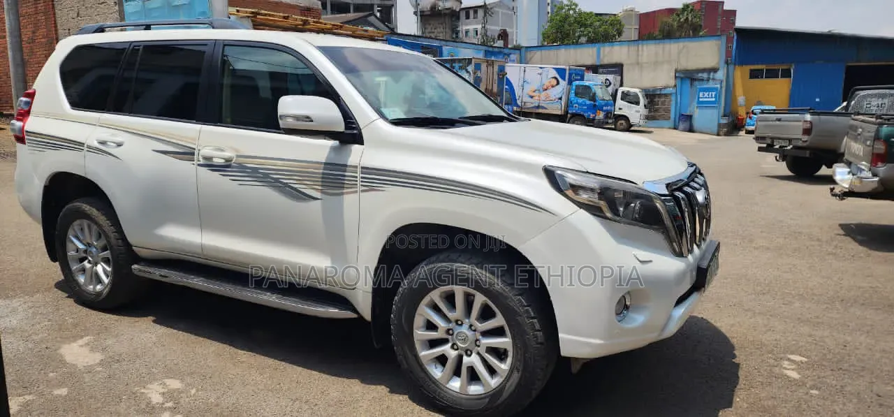 Toyota Land Cruiser Prado 2015 White