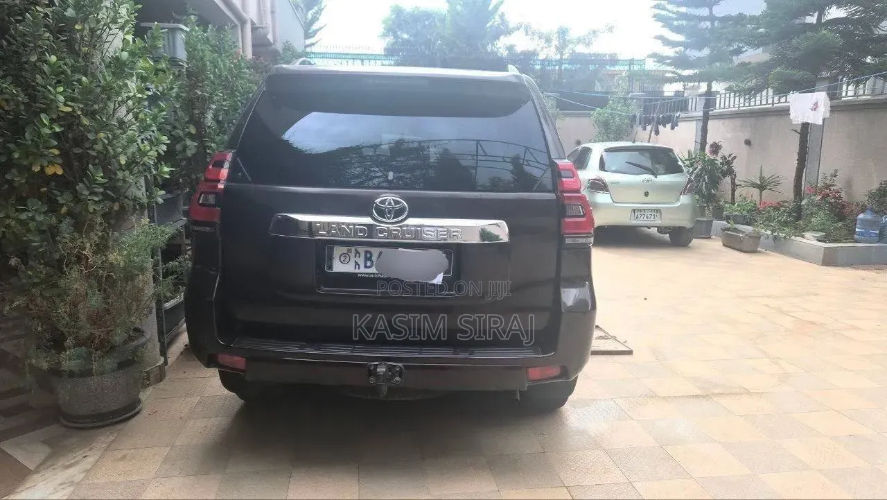 Toyota Land Cruiser Prado 2018 Gray