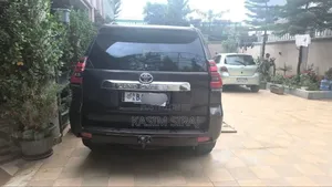 Toyota Land Cruiser Prado 2018 Gray