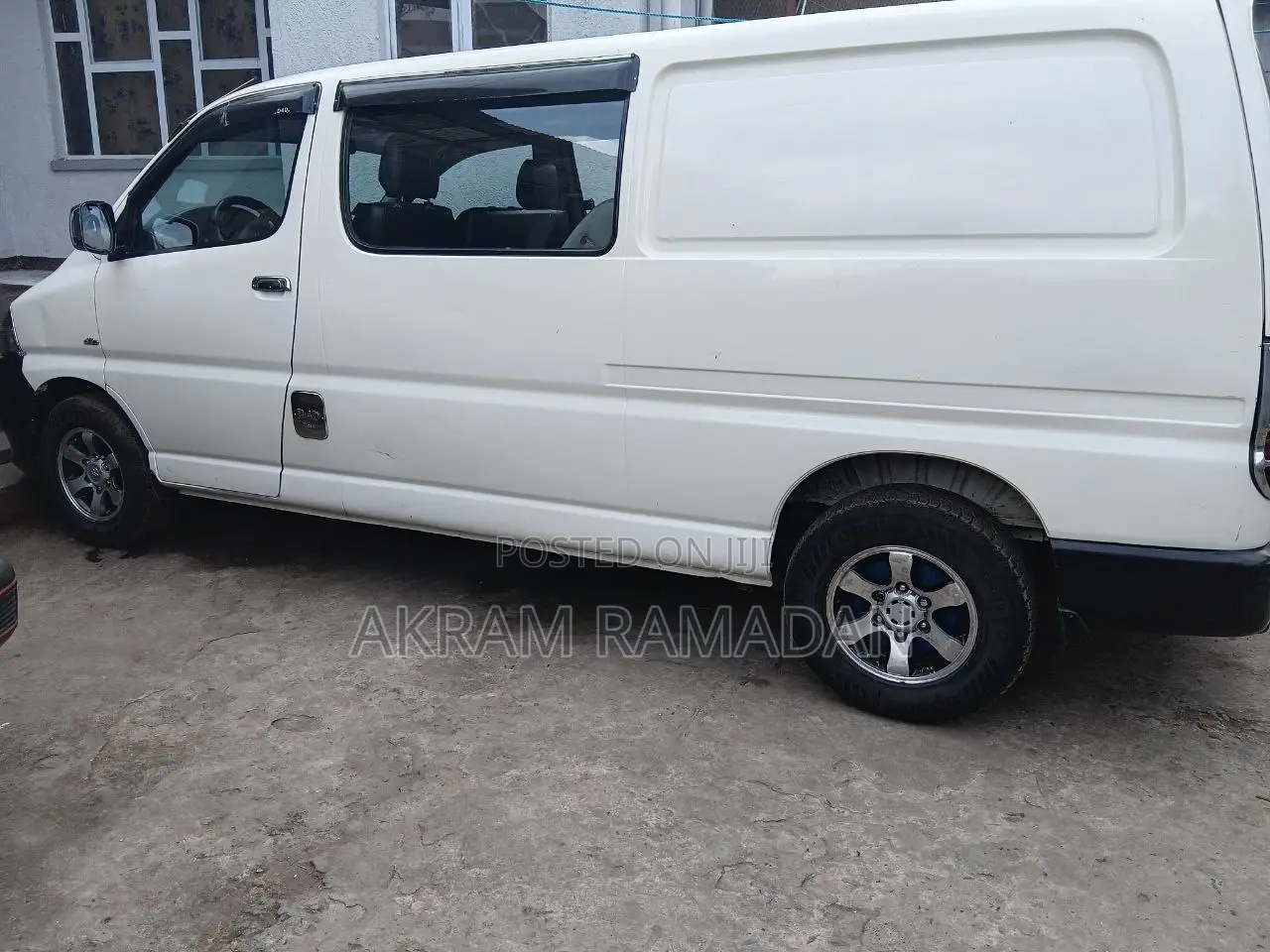 Toyota HiAce 2007 White