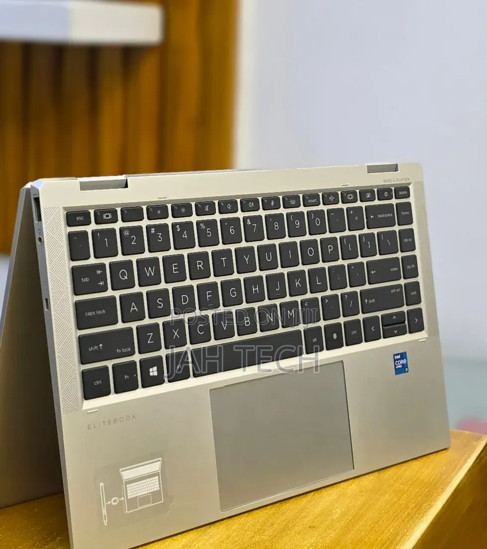 New Laptop HP EliteBook 1040 G8 16GB Intel Core i7 SSD 512GB
