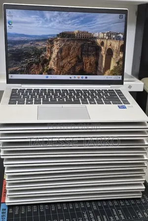 New Laptop HP EliteBook 840 G10 16GB Intel Core i7 SSD 512GB