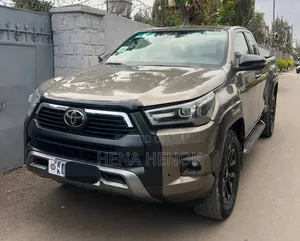 Toyota Hilux 2021 Gray