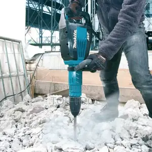  Makita Hm1214c SDS-Max Demolition Hammer