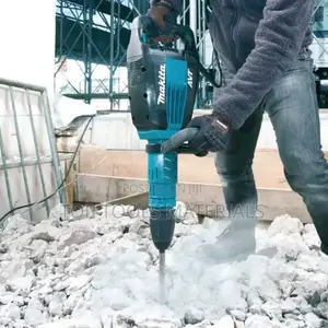  Makita Hm1214c SDS-Max Demolition Hammer