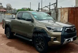 Toyota Hilux 2021 Gray