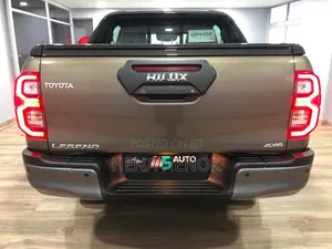 Toyota Hilux 2021 Gray