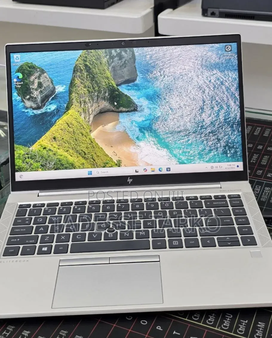 New Laptop HP 16GB AMD Ryzen 5 SSD 512GB