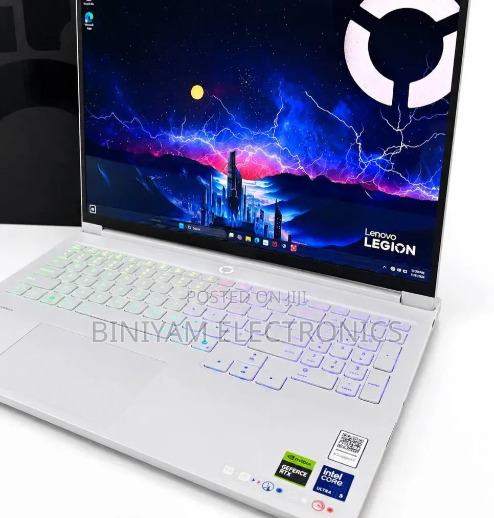 New Laptop Lenovo Legion Pro 7 32GB Intel Core Ultra 9 SSD 1T
