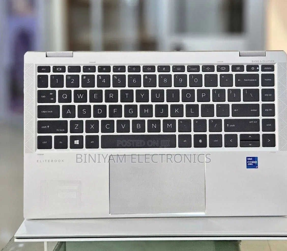New Laptop HP EliteBook 1040 G8 16GB Intel Core i7 SSD 512GB