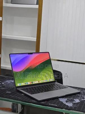 New Laptop Apple MacBook Pro 2023 M3 8GB Apple M3 Pro SSD 512GB