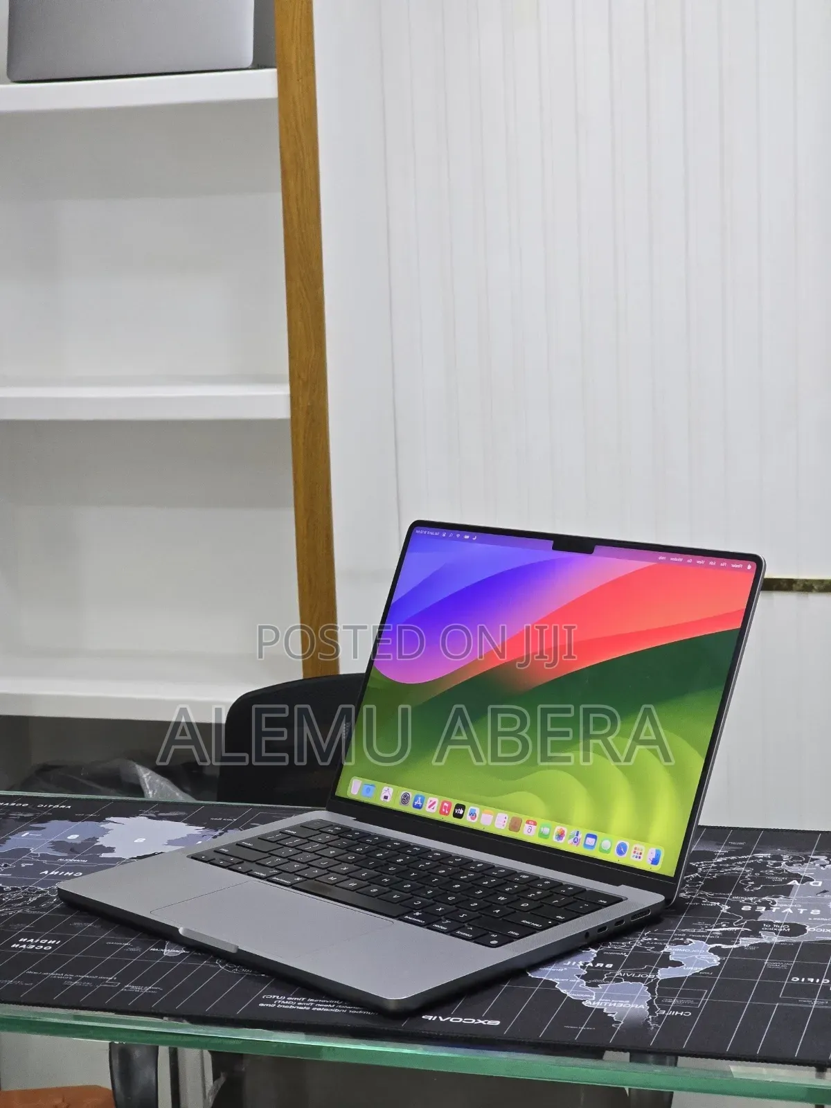 New Laptop Apple MacBook Pro 2023 M3 8GB Apple M3 Pro SSD 512GB