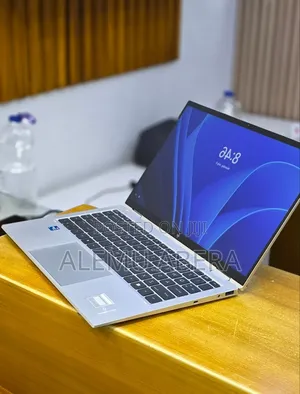 New Laptop HP EliteBook 1040 G8 16GB Intel Core i7 SSD 512GB