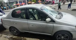 Toyota Platz 2002