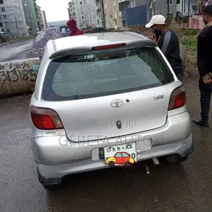 Toyota Vitz 2000