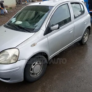 Toyota Vitz 2000