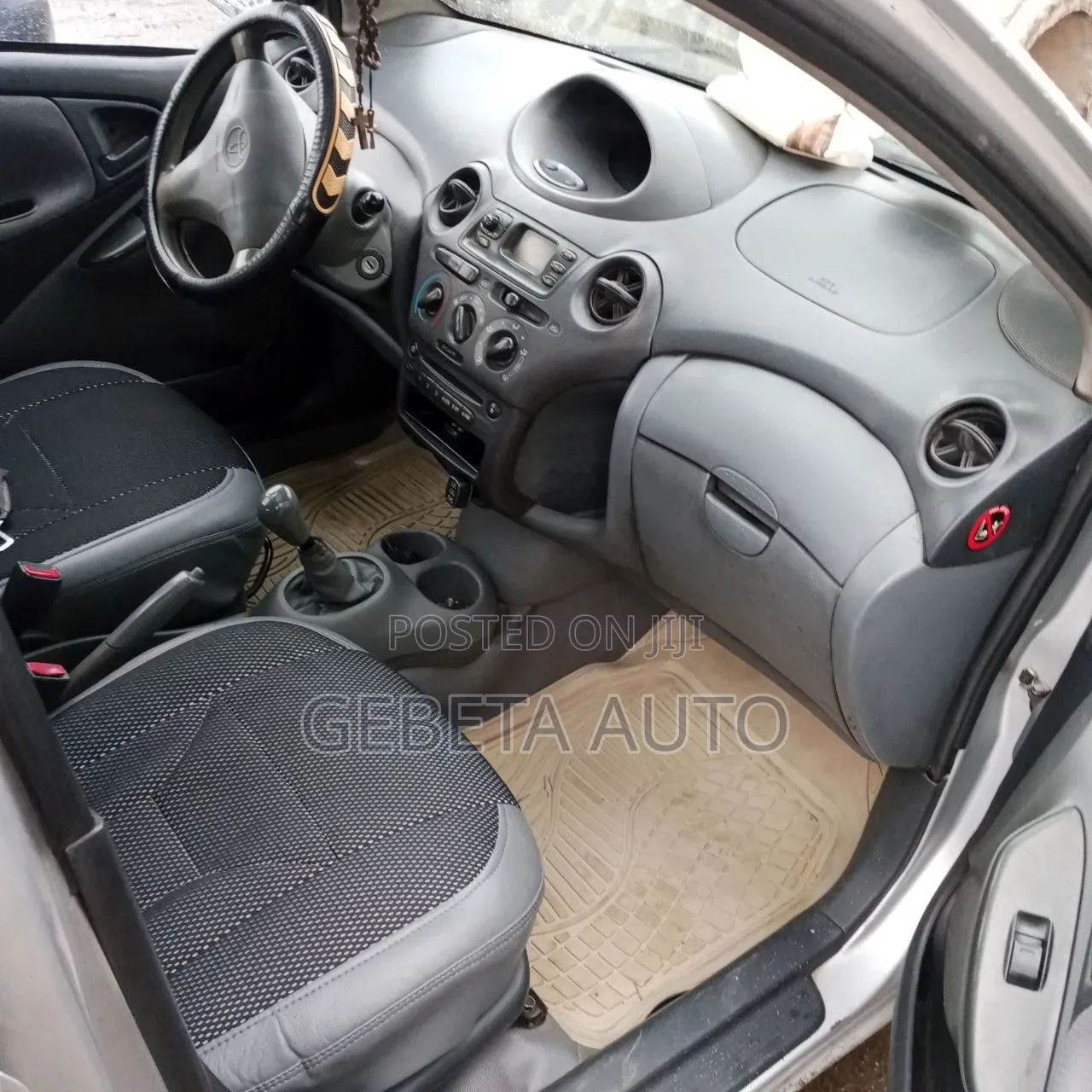 Toyota Vitz 2000