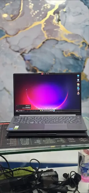 New Laptop Lenovo LOQ 15AHP10 12GB Intel Core i5 SSD 512GB