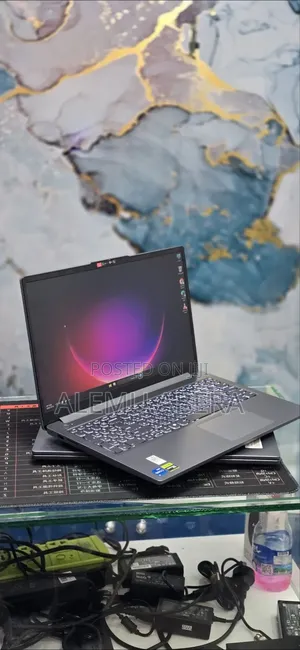 New Laptop Lenovo LOQ 15AHP10 12GB Intel Core i5 SSD 512GB