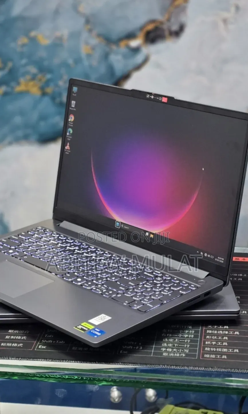New Laptop Lenovo LOQ 15AHP10 12GB Intel Core i5 SSD 512GB