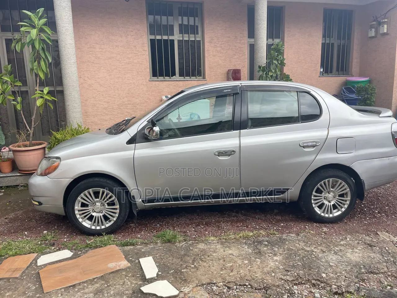 Toyota Platz 2002