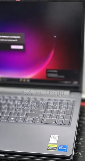 New Laptop Lenovo LOQ 15IRH8 12GB Intel Core i5 SSD 512GB