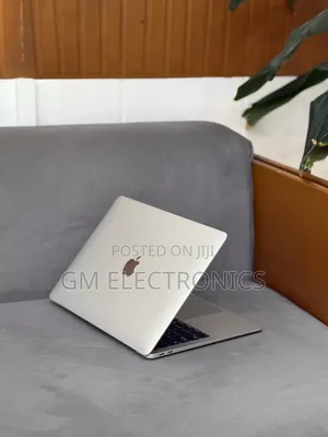 New Laptop Apple MacBook 2018 8GB Intel Core i5 SSD 128GB
