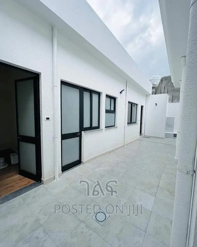 8bdrm Villa in የግል, Yeka for Sale