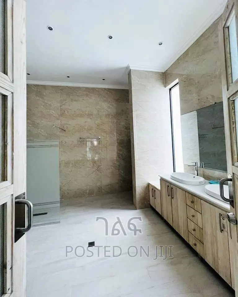 8bdrm Villa in የግል, Yeka for Sale