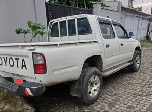 Toyota Hilux 2004