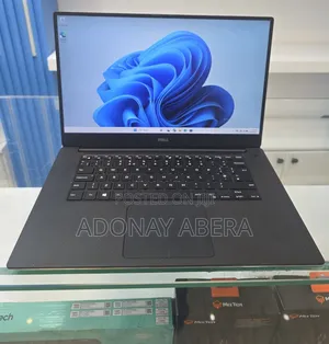 New Laptop Dell 16GB Intel Xeon SSD 512GB
