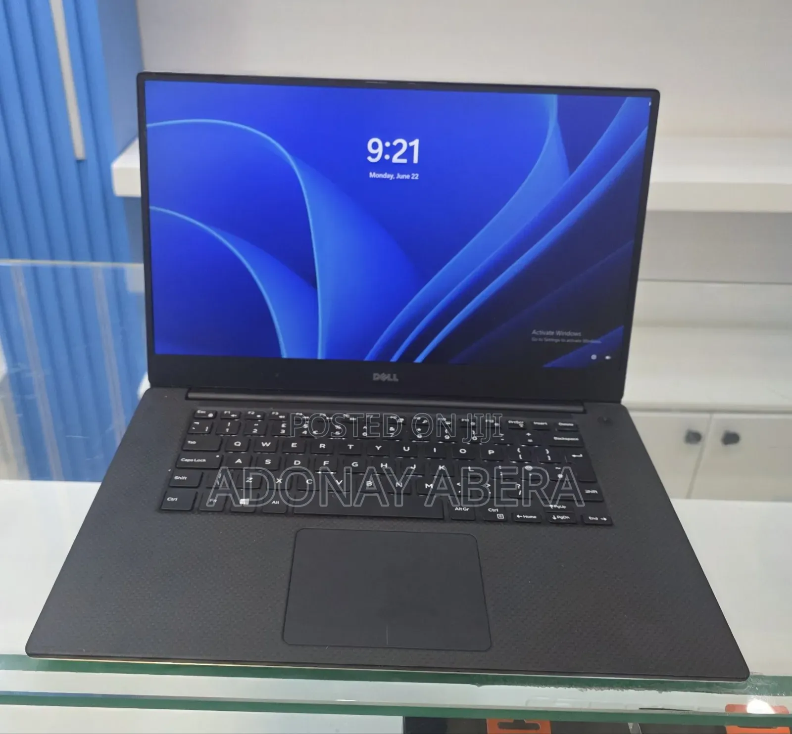 New Laptop Dell 16GB Intel Xeon SSD 512GB