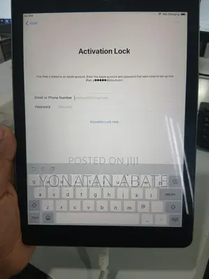 Apple iPad I Cloud Locked
