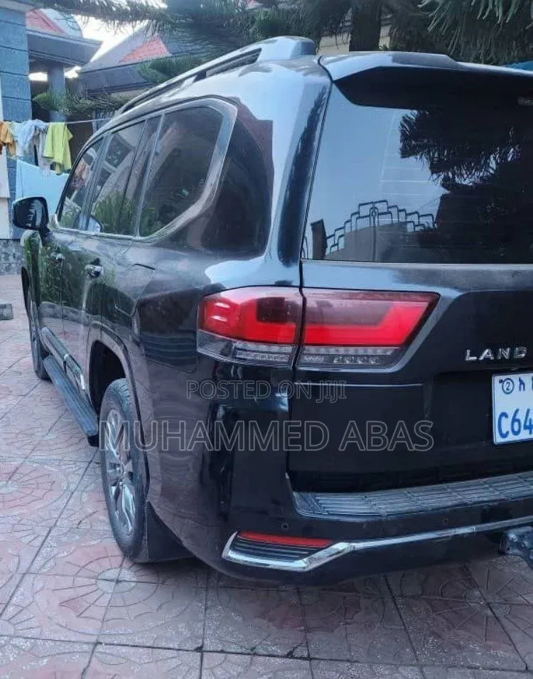 Toyota Land Cruiser 2023 Matt Black