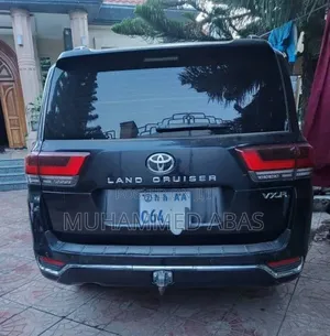 Toyota Land Cruiser 2023 Matt Black