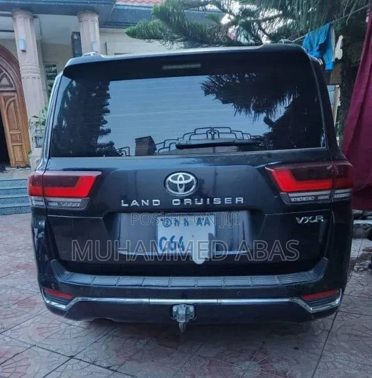 Toyota Land Cruiser 2023 Matt Black