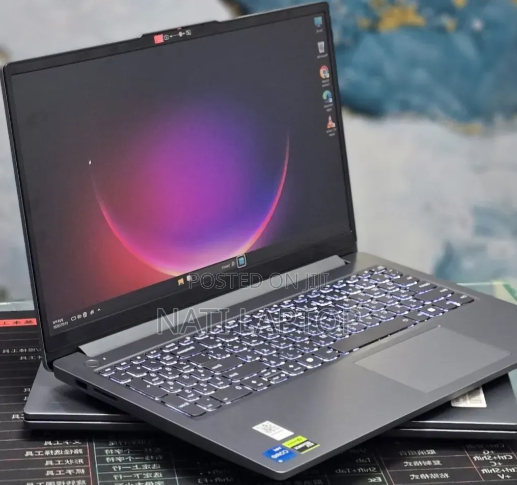 New Laptop Lenovo 12GB Intel Core i5 SSD 512GB