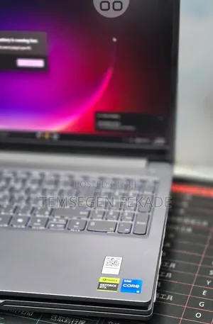 New Laptop Lenovo LOQ 15ARP9 12GB Intel Core i5 SSD 512GB