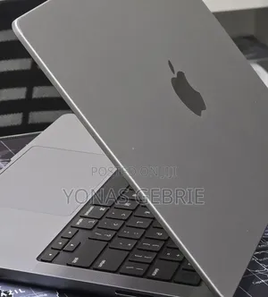 New Laptop Apple MacBook 8GB Apple M3 Pro SSD 512GB