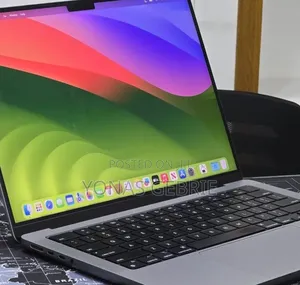 New Laptop Apple MacBook 8GB Apple M3 Pro SSD 512GB